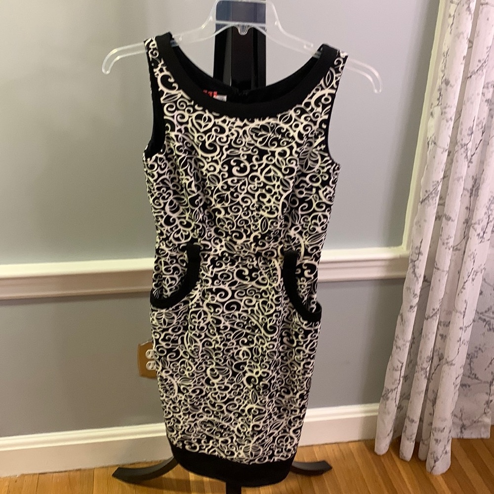 Black and White Print Dress - Size 6